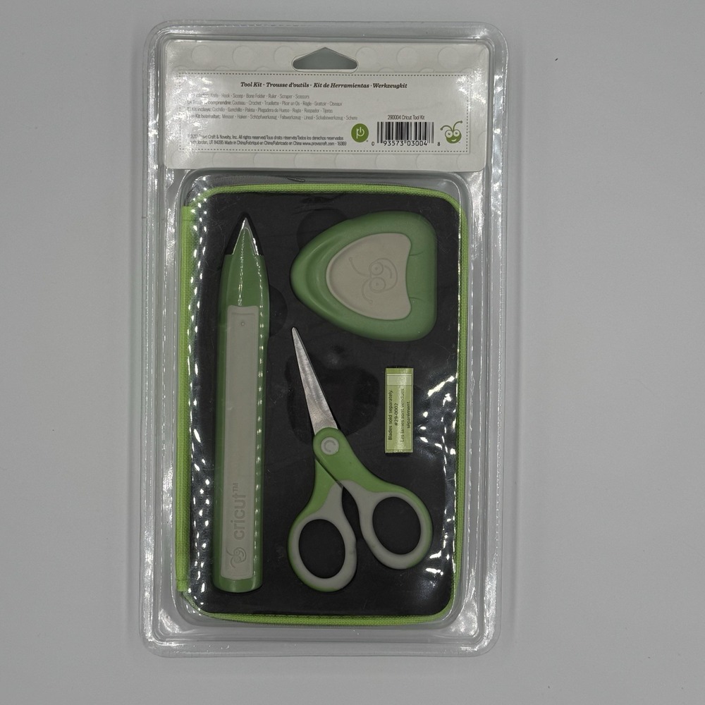 Cricut Tools Provo Craft Tool Kit W/Storage Carrying Case BRAND NEW! - Picture 2 of 3